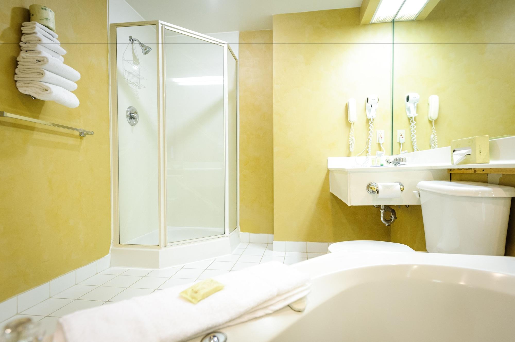 Peterborough Inn & Suites Hotel Exteriér fotografie