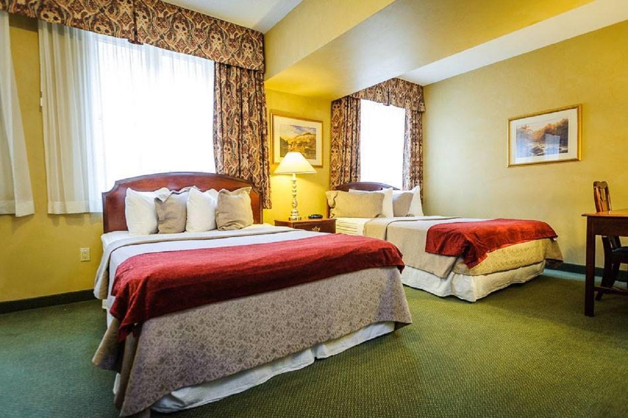 Peterborough Inn & Suites Hotel Exteriér fotografie