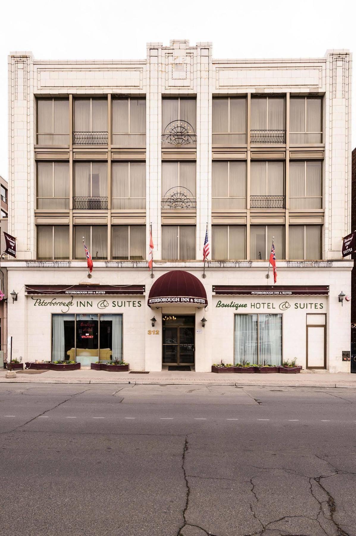 Peterborough Inn & Suites Hotel Exteriér fotografie